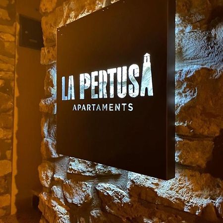 Apartaments La Pertusa 2O Corca  Exteriör bild