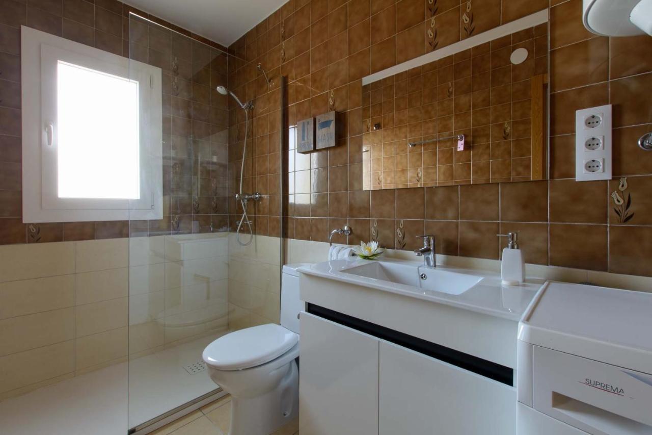 Apartaments La Pertusa 2O Corca  Exteriör bild