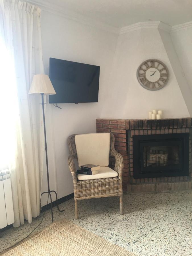 Apartaments La Pertusa 2O Corca  Exteriör bild
