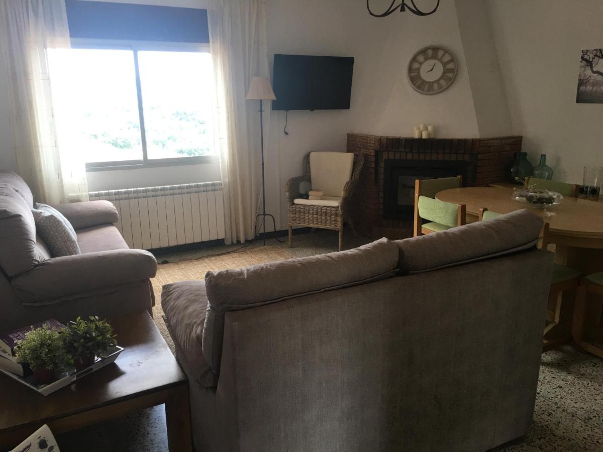 Apartaments La Pertusa 2O Corca  Exteriör bild